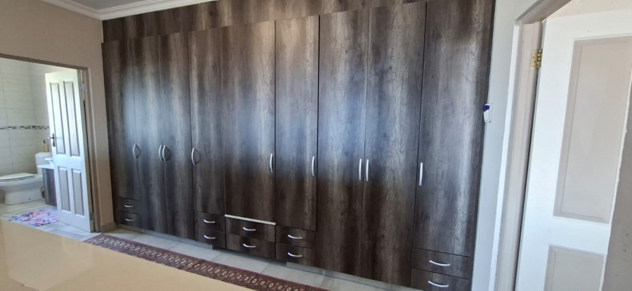 Bedroom Property for Sale in Dana Bay Western Cape